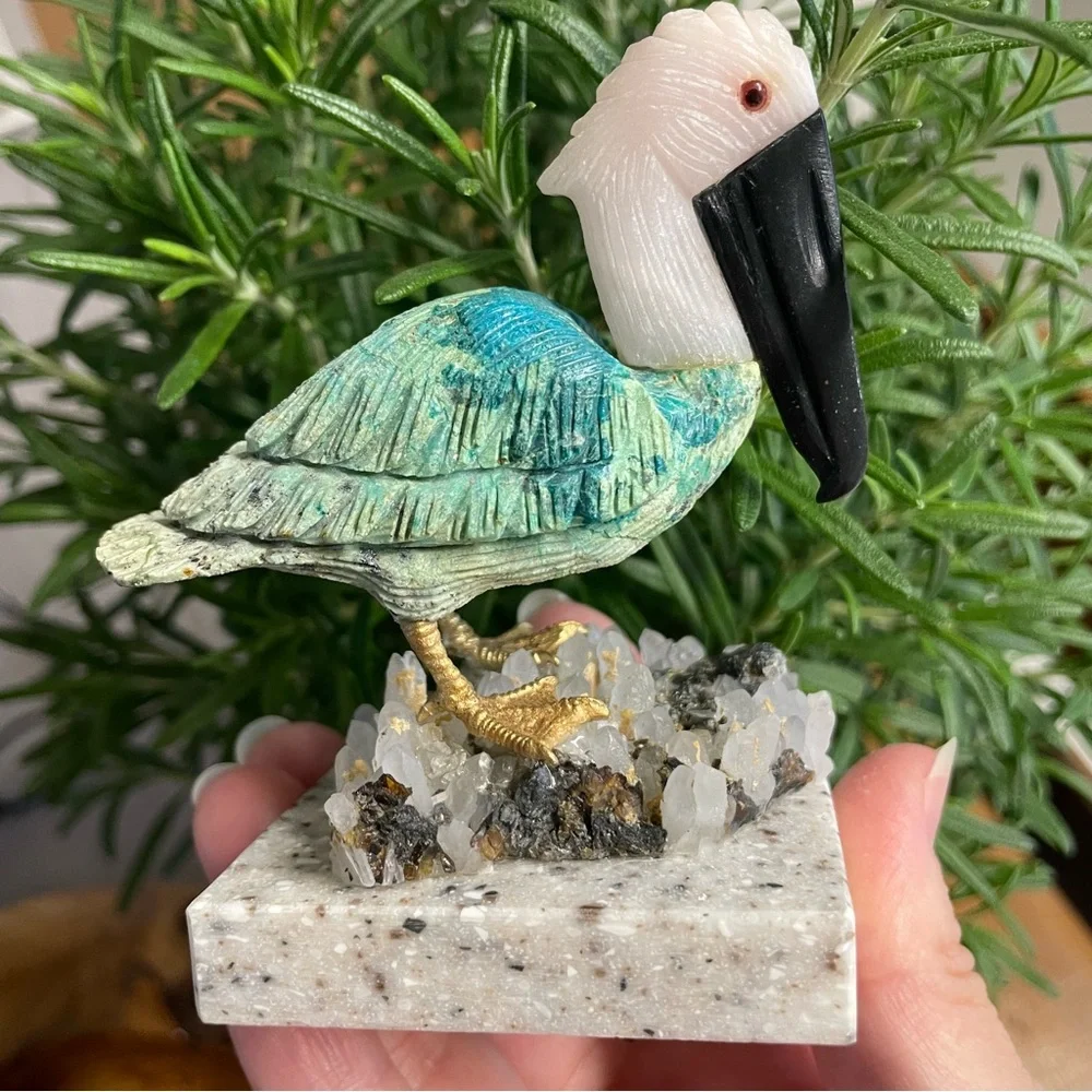 Hand carved crystal bird from Peru. Peruvian crystal bird carving. - Picture 1 of 6